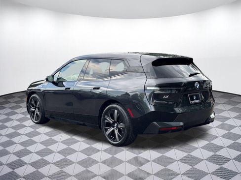Used 2023 BMW iX xDrive50 w/ Premium Package AWD/4WD image 3