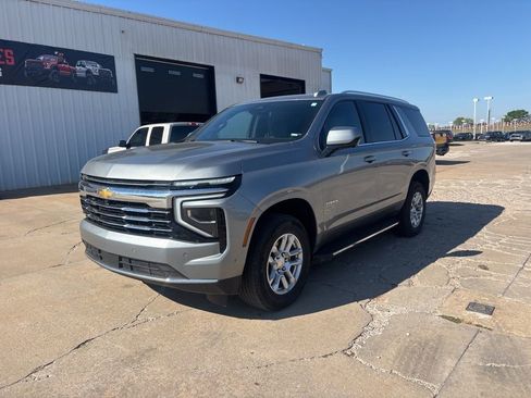 Used 2025 Chevrolet Tahoe LT image 2