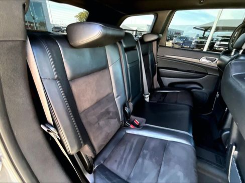 Used 2022 Jeep Grand Cherokee Laredo X RWD image 17
