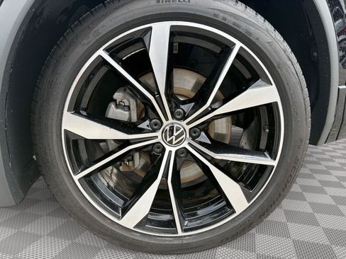 Used 2023 Volkswagen Tiguan SEL R-Line AWD/4WD image 9