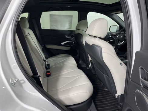 New 2026 Acura RDX SH-AWD image 13