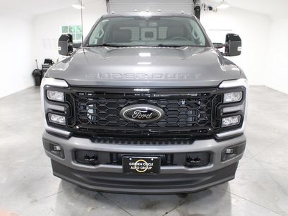 New 2026 Ford F250 Lariat w/ Black Appearance Package