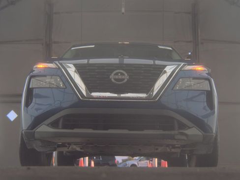 Used 2023 Nissan Rogue S image 4