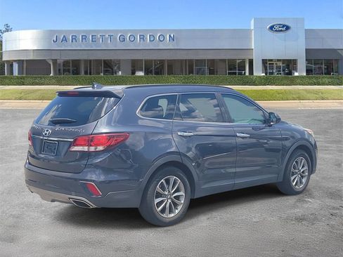 Used 2017 Hyundai Santa Fe SE w/ Cargo Package FWD image 4