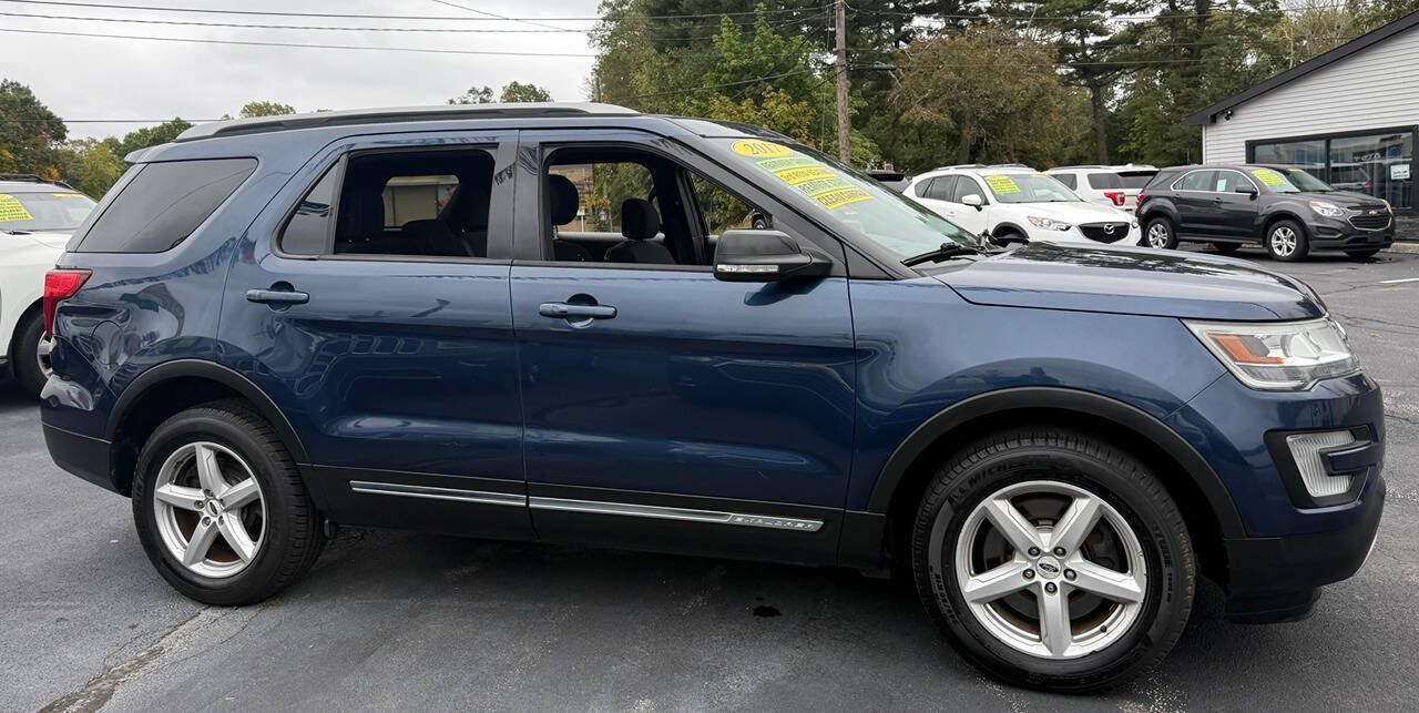 Used 2017 Ford Explorer XLT w/ Equipment Group 201A AWD/4WD image 5