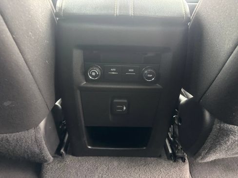 Used 2019 Chevrolet Traverse LS FWD image 11