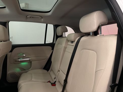 Used 2021 Mercedes-Benz GLB 250 image 24