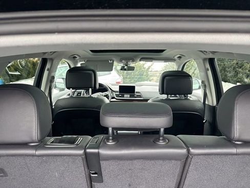 Used 2018 Audi Q5 Prestige w/ Prestige Package image 14