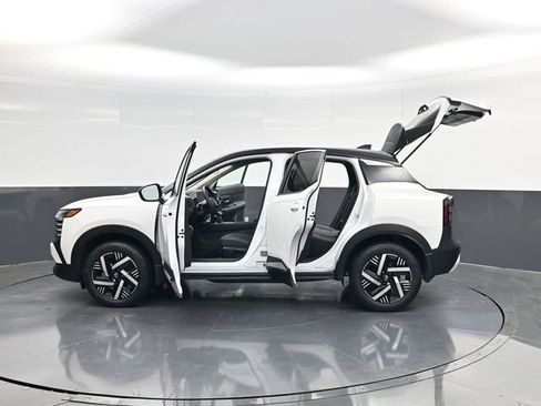 Used 2025 Nissan Kicks SV FWD image 56