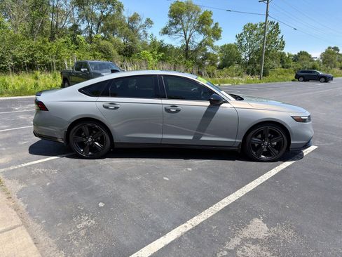 Used 2024 Honda Accord Sport image 7