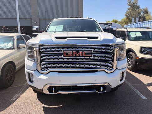 Used 2021 GMC Sierra 2500 Denali w/ Denali Ultimate Package AWD/4WD image 2