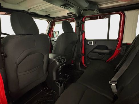 Used 2019 Jeep Wrangler Unlimited Sahara w/ Safety Group image 21