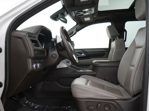 Used 2023 GMC Yukon XL SLT w/ SLT Luxury Package AWD/4WD image 24