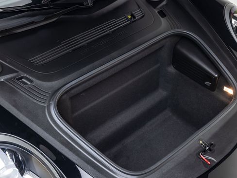 Used 2019 Porsche 911 Carrera image 18