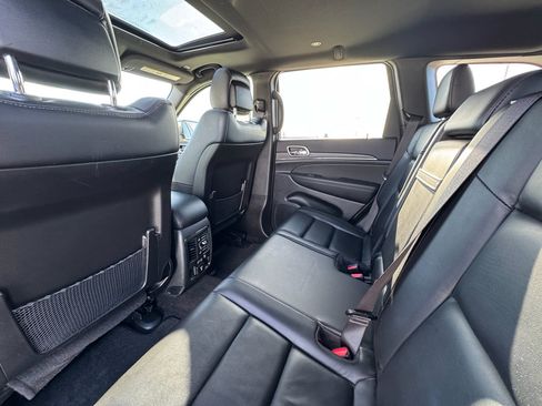 Used 2022 Jeep Grand Cherokee Limited image 16