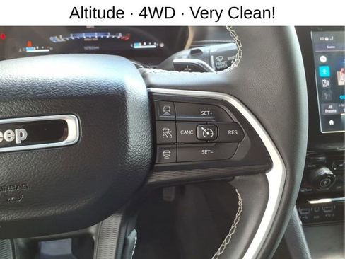 Used 2023 Jeep Grand Cherokee Altitude AWD/4WD image 17