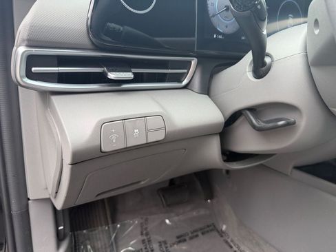 Used 2024 Hyundai Elantra SEL FWD image 19