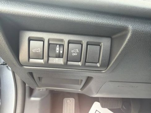 Used 2025 Subaru Outback Touring AWD/4WD image 27