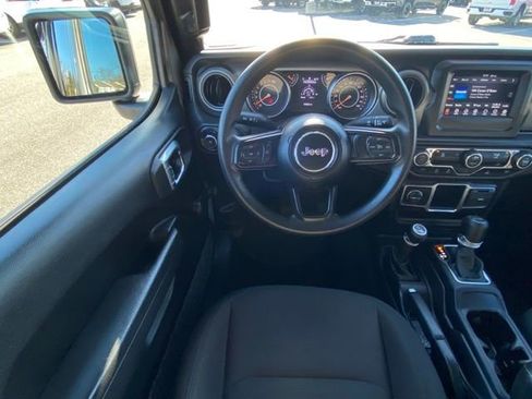 Used 2022 Jeep Wrangler Unlimited Sport image 23
