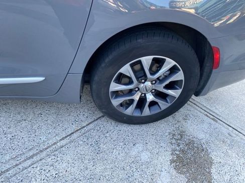 Used 2023 Chrysler Pacifica Pinnacle image 17