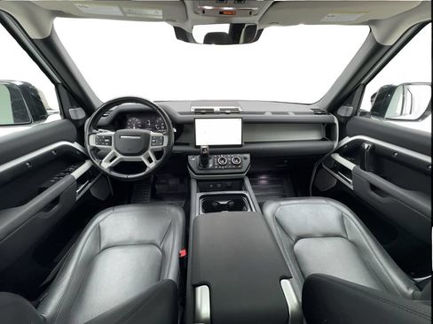 Used 2023 Land Rover Defender 130 SE AWD/4WD image 40