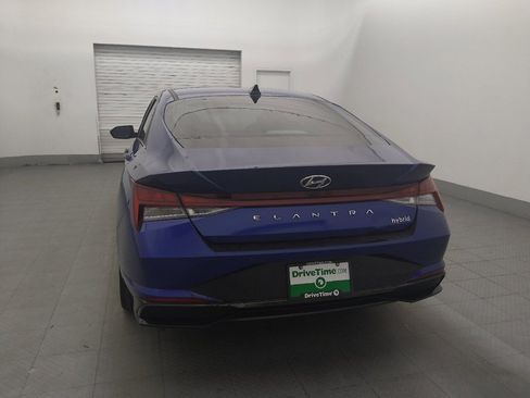 Used 2023 Hyundai Elantra Limited w/ Preferred Accessory Package FWD image 6
