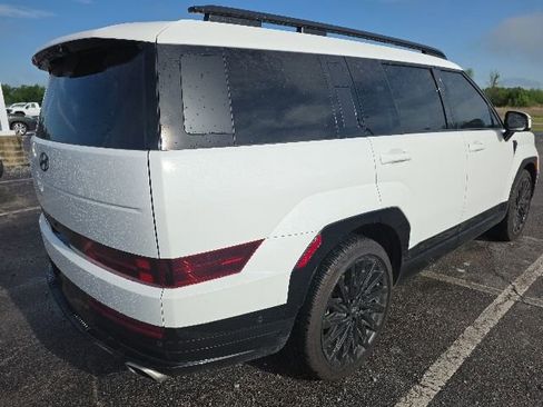 Used 2025 Hyundai Santa Fe Calligraphy AWD/4WD image 2