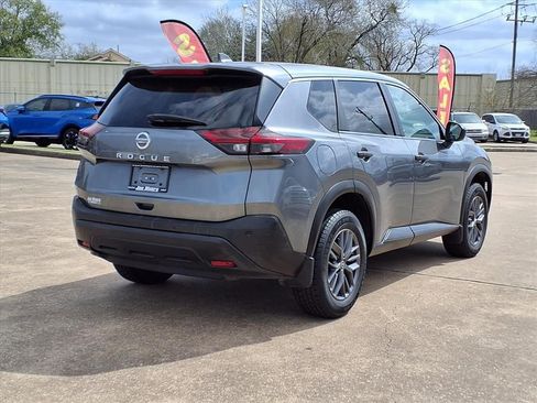 Used 2021 Nissan Rogue S image 4