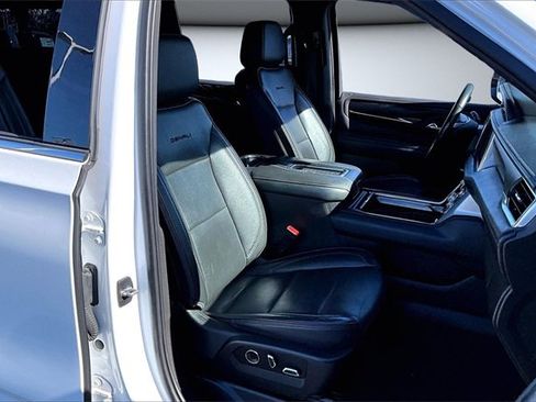 Used 2021 GMC Yukon XL Denali image 29