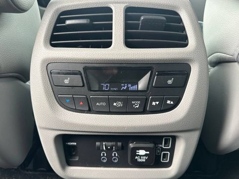 Used 2022 Honda Pilot Touring image 18