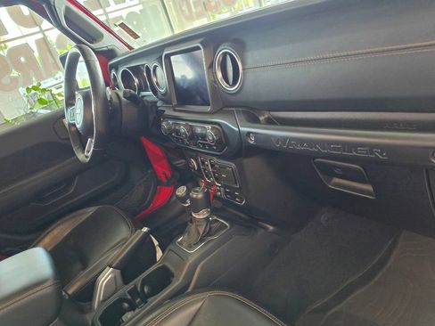 Used 2022 Jeep Wrangler Unlimited Rubicon AWD/4WD image 26