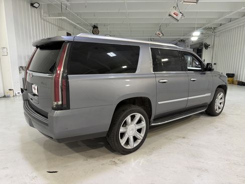 Used 2020 Cadillac Escalade ESV Luxury image 5
