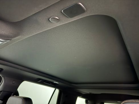 Used 2024 Chevrolet Tahoe High Country image 13