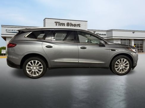 Used 2020 Buick Enclave Essence image 6