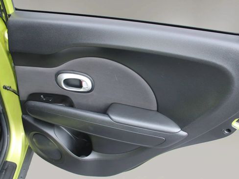 Used 2015 Kia Soul + FWD image 23