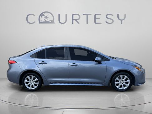 Used 2025 Toyota Corolla LE FWD image 6