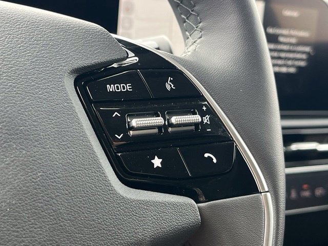Certified 2025 Kia Niro Wind w/ Wind Preserve Package FWD image 30