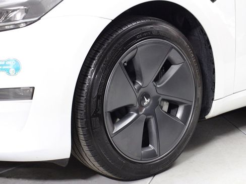 Used 2023 Tesla Model 3 Standard Range image 24
