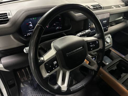 Used 2022 Land Rover Defender 110 AWD/4WD image 9