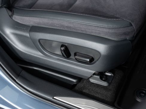 Used 2023 Lexus RZ 450e Premium w/ Accessory Package (2T) image 31