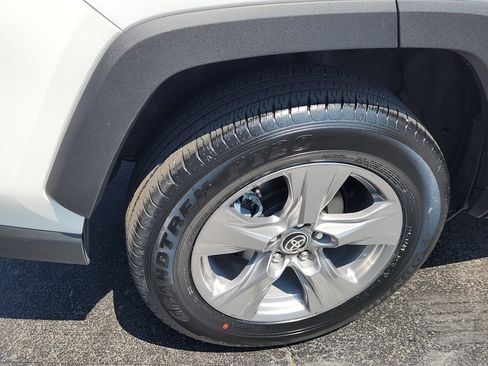 Certified 2025 Toyota RAV4 XLE AWD/4WD image 28
