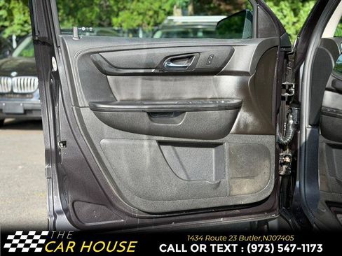 Used 2017 Chevrolet Traverse LT FWD image 13