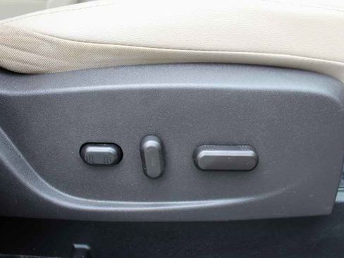 Used 2017 Ford Escape Titanium FWD image 30