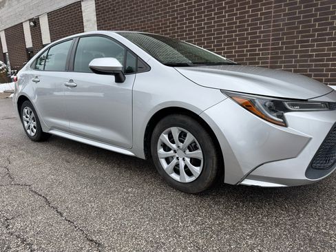 Used 2021 Toyota Corolla LE image 25