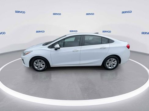 Used 2019 Chevrolet Cruze Sedan image 5