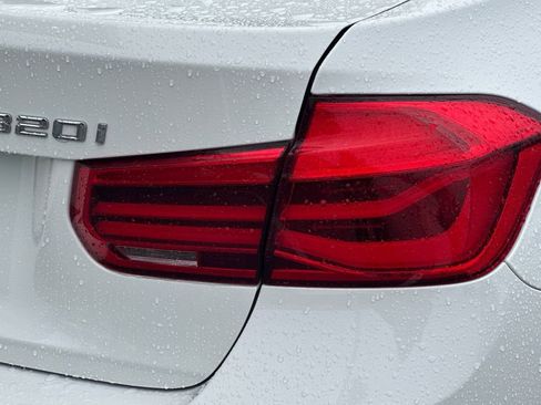 Used 2017 BMW 320i Sedan image 29