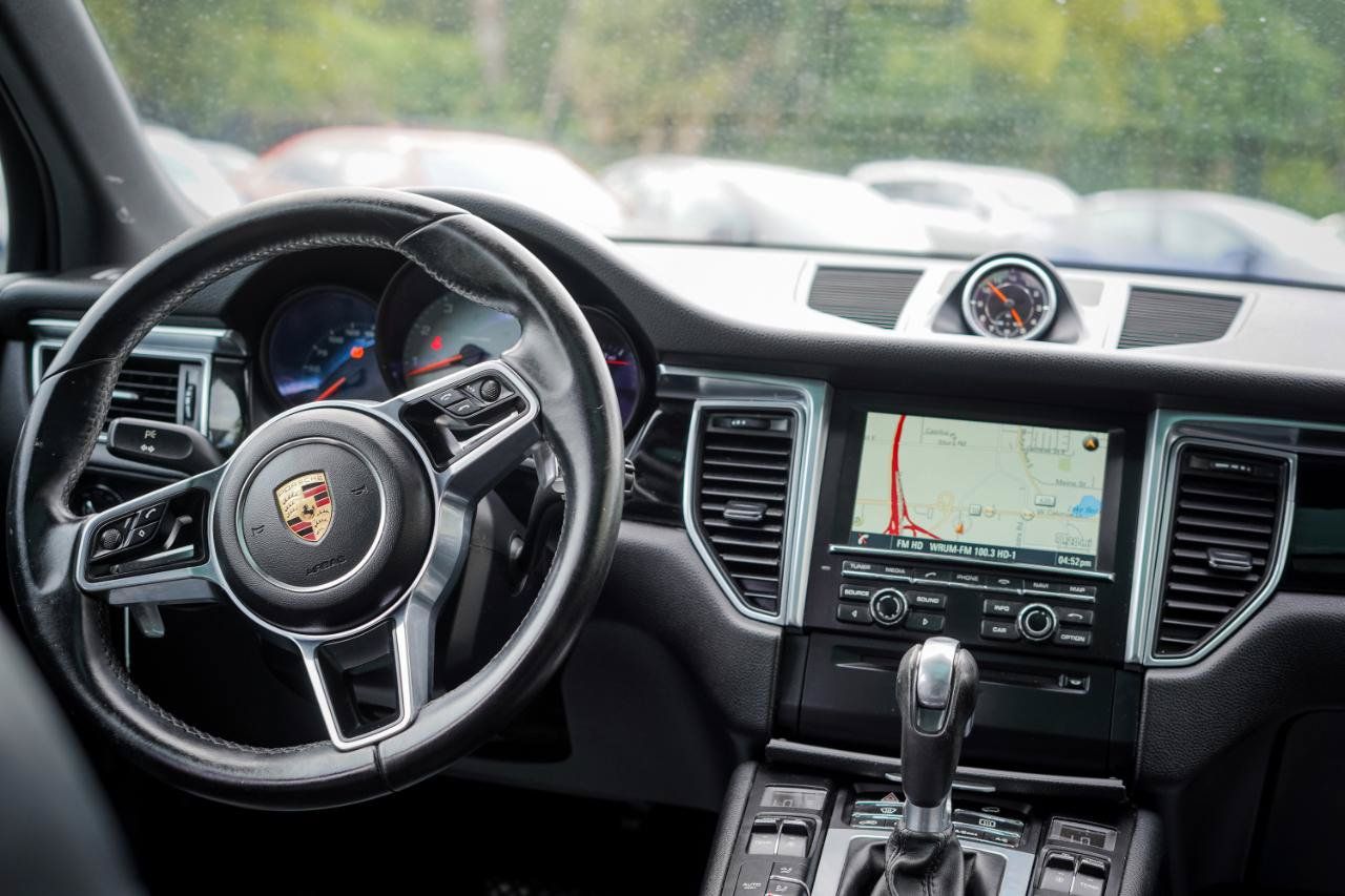 Used 2016 Porsche Macan S AWD/4WD image 10