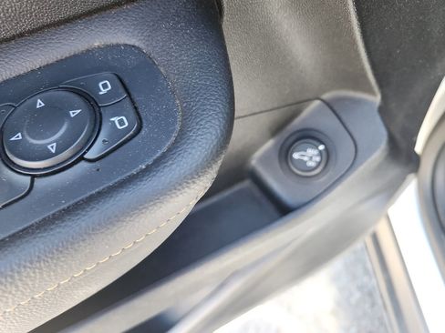 Used 2020 GMC Terrain SLE w/ Driver Convenience Package FWD image 19