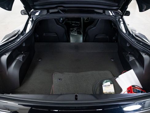 Used 2016 Chevrolet Corvette Z06 w/ 3LZ Preferred Equipment Group image 8