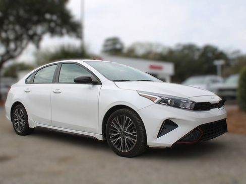 Certified 2023 Kia Forte GT-Line image 3